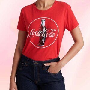 Classic Coco Cola crew neck graphic tee shirt